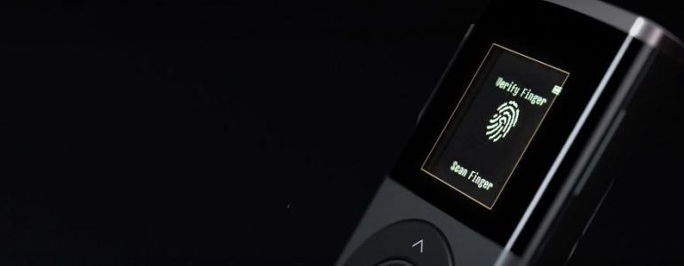 D'CENT vs Ledger Nano X