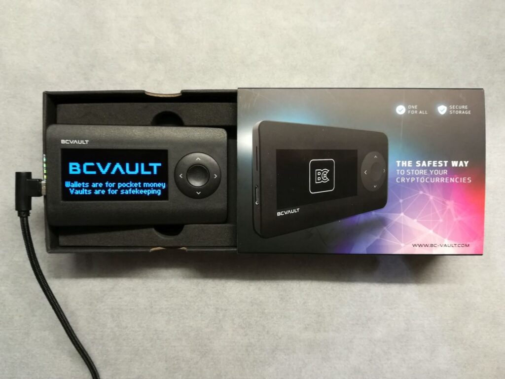 BC VAULT vs Ledger Nano X